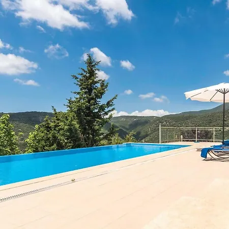 Sleeps 6 With Pool Air Con And Wifi Mikros Gialos