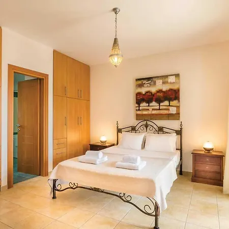 Sleeps 6 With Pool Air Con And Wifi * Mikros Gialos
