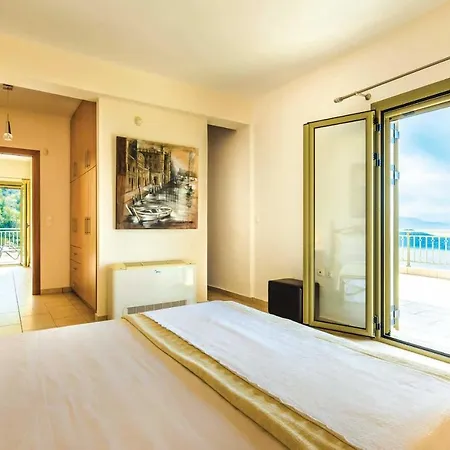 Sleeps 6 With Pool Air Con And Wifi וילה *